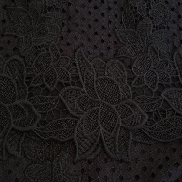 ANN TAYLOR | Mixed Lace Shell / Lace Top - Picture 10 of 10